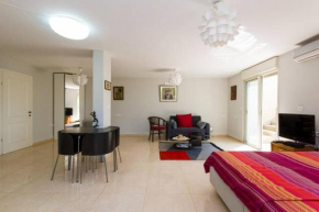 Отель Magnificent studio in Zichron yaakov sea view and garden  Зихрон-Яаков